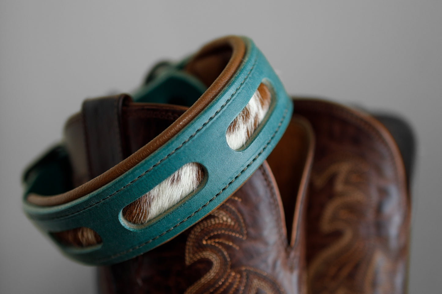 Hair on Hide Window Collar